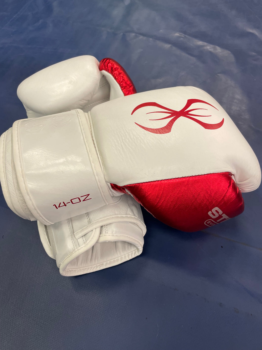 Evolution Boxing Glove - Metallic Red/Wht