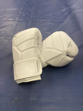 Load image into Gallery viewer, T3 Kanpeki Boxing Gloves - Hayabusa
